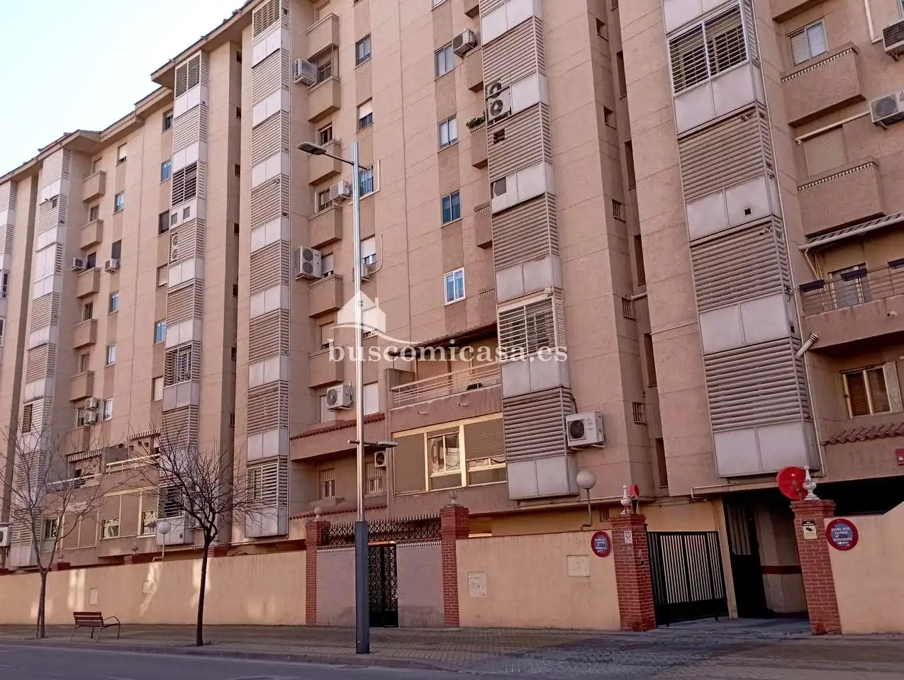 Außenansicht von Garage zum Verkauf in Jaén