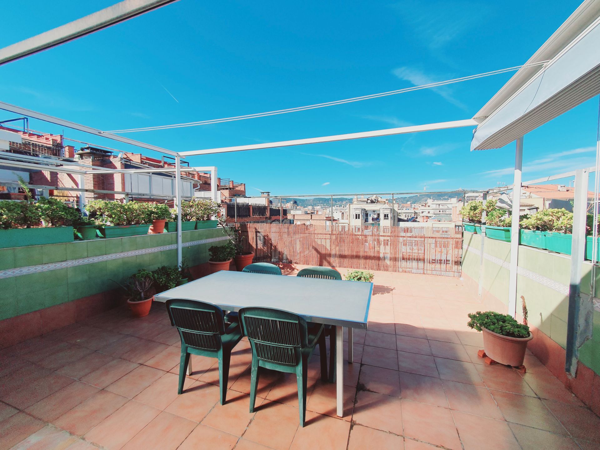 Terraza de Ático de alquiler en  Barcelona Capital con Parquet, Terraza y Trastero