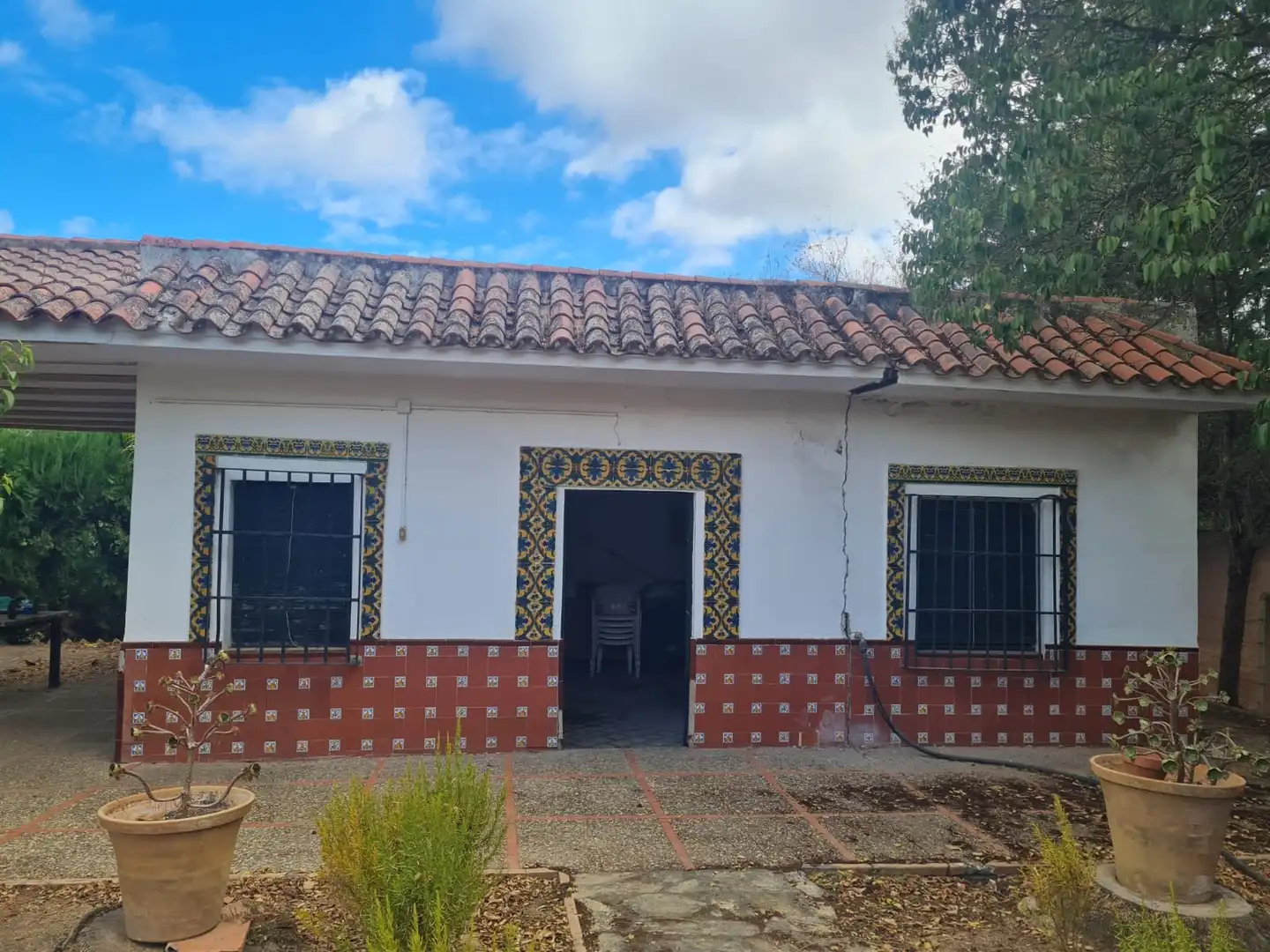 Außenansicht von Country house zum Verkauf in Cantillana mit Privatgarten, Terrasse und Schwimmbad