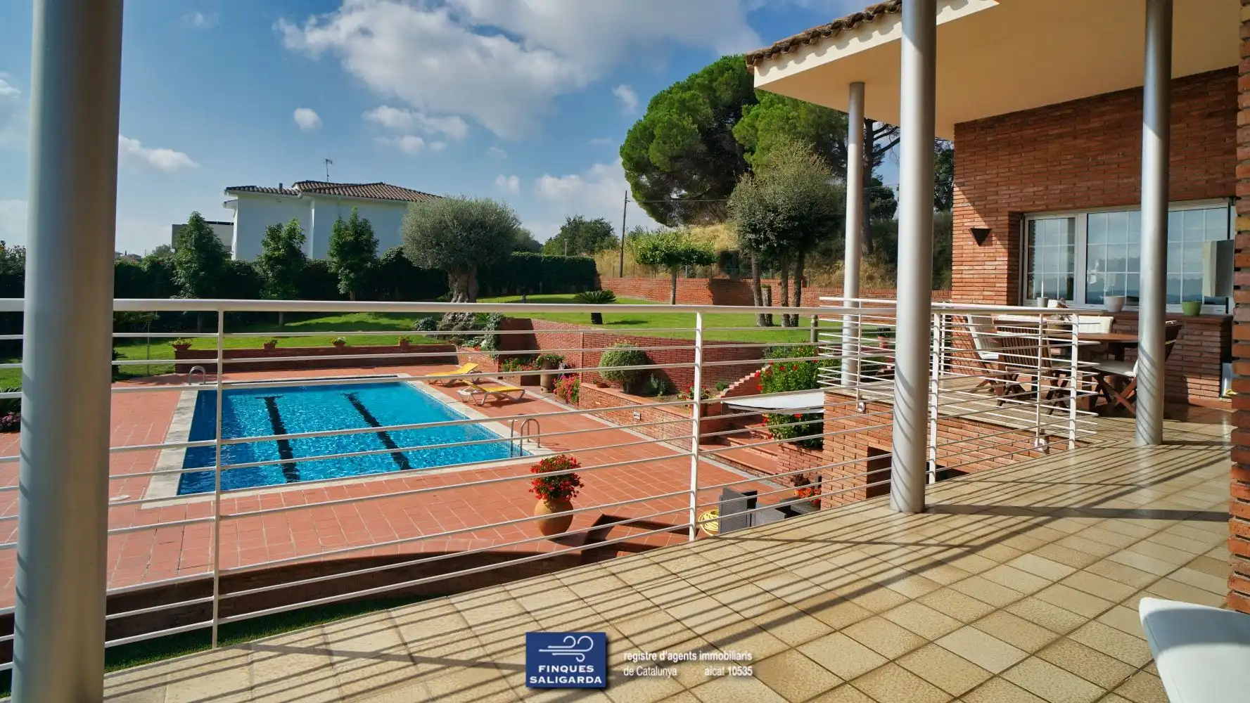 Piscina de Casa o chalet en venta en Canovelles con Aire acondicionado, Calefacción y Terraza