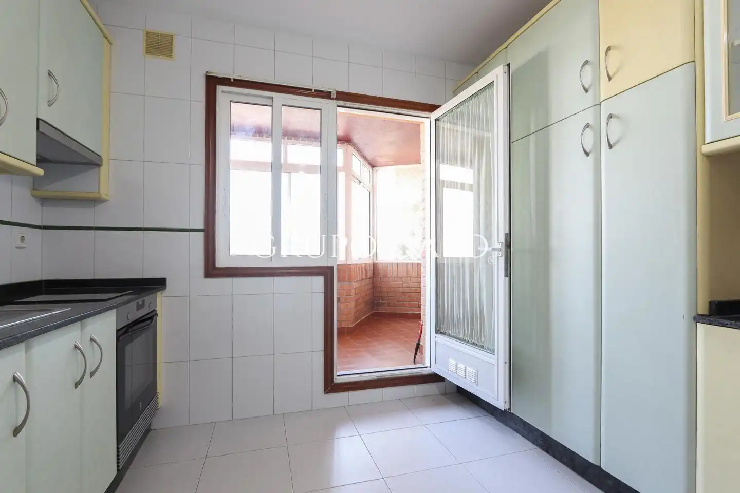 Habitación de Dúplex de alquiler en Vigo  con Calefacción, Parquet y Terraza