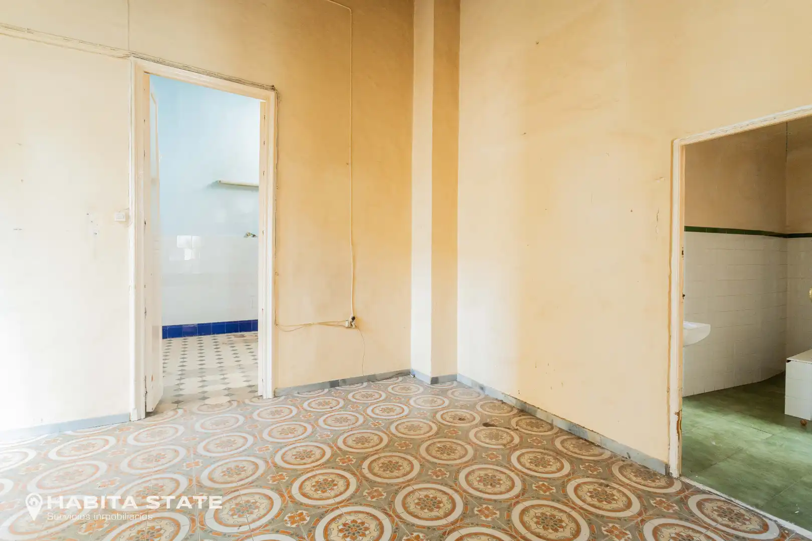 Dormitori de Edifici en venda en Almería