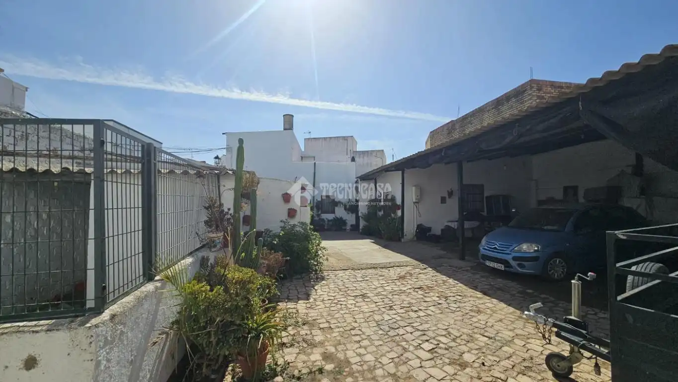 Casa aparellada amb terrassa en venda a Villanueva del Ariscal, imagen 4