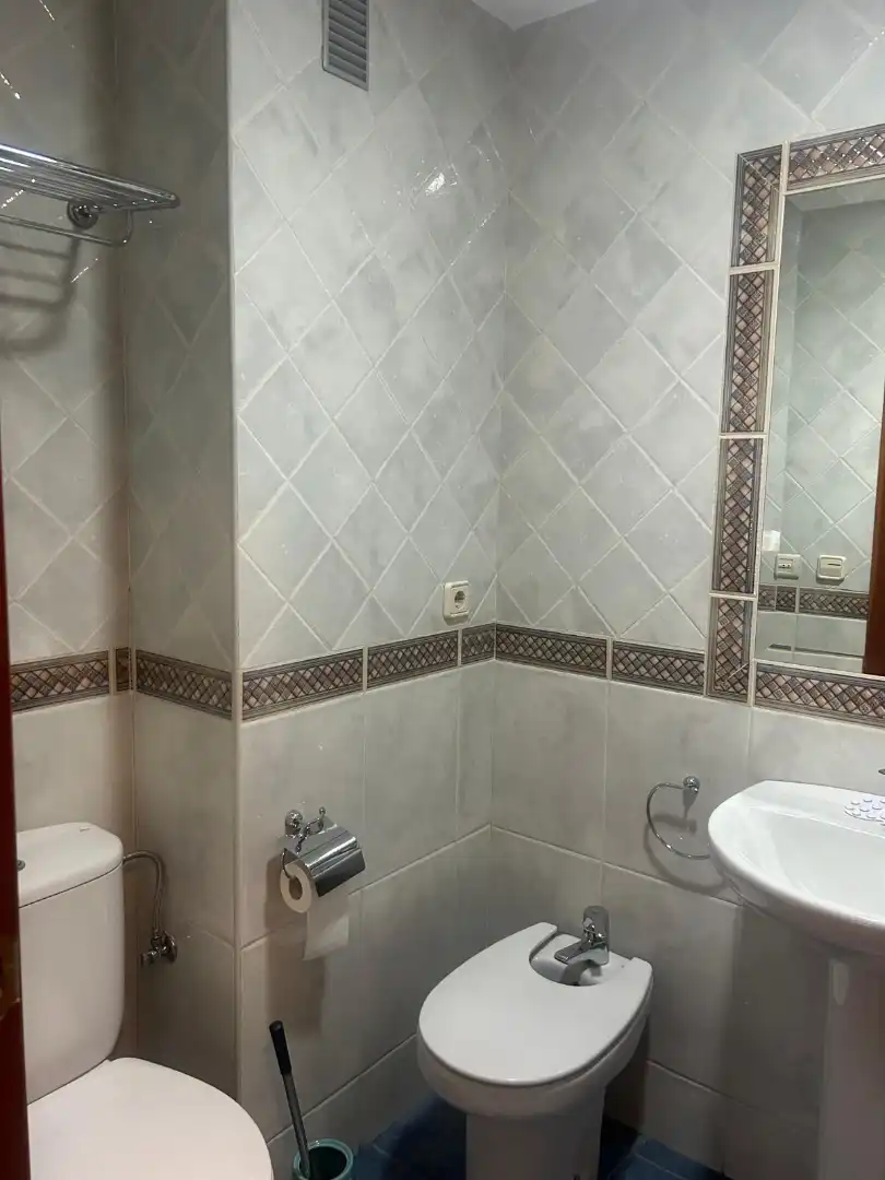 Baño de Piso en venta en Jaén con Aire acondicionado, Trastero y Balcón