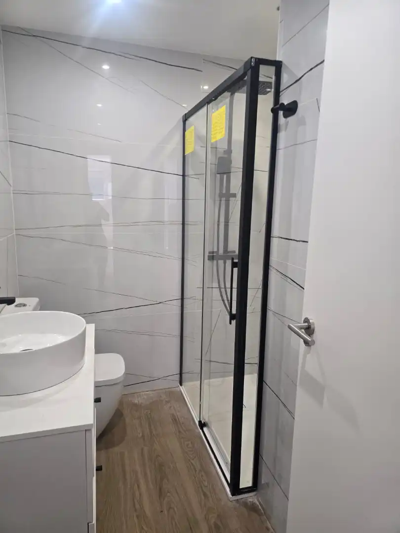 Bathroom of Flat for rent in Vigo 