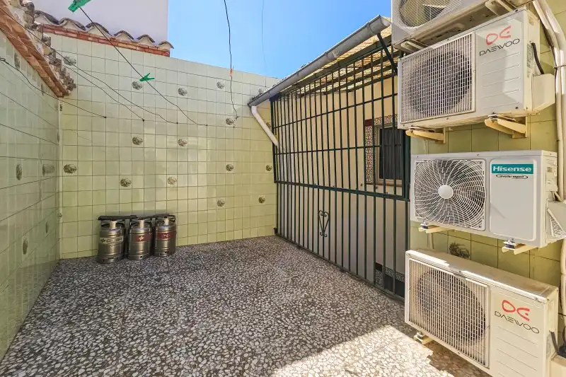 Exterior view of Houses for sale in Úbeda  with Air Conditioner, Terrace and Storage room