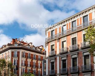 Exterior view of Attic for sale in  Madrid Capital  with Air Conditioner and Terrace