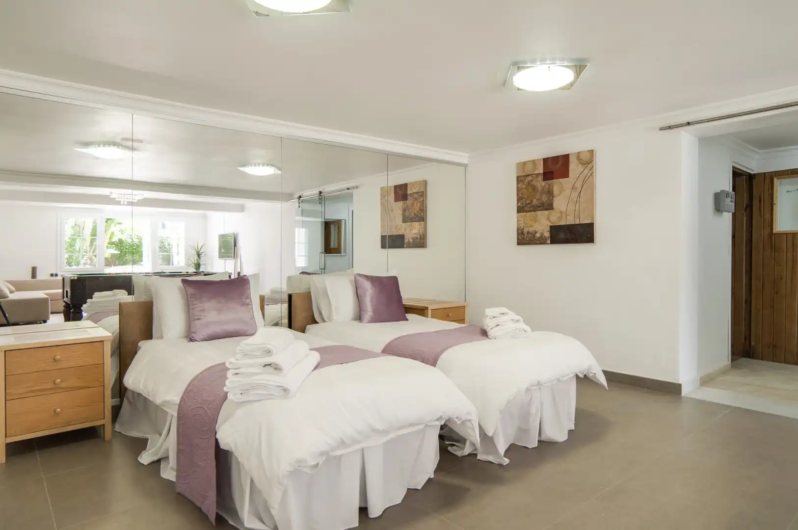Houses for sale in Elviria