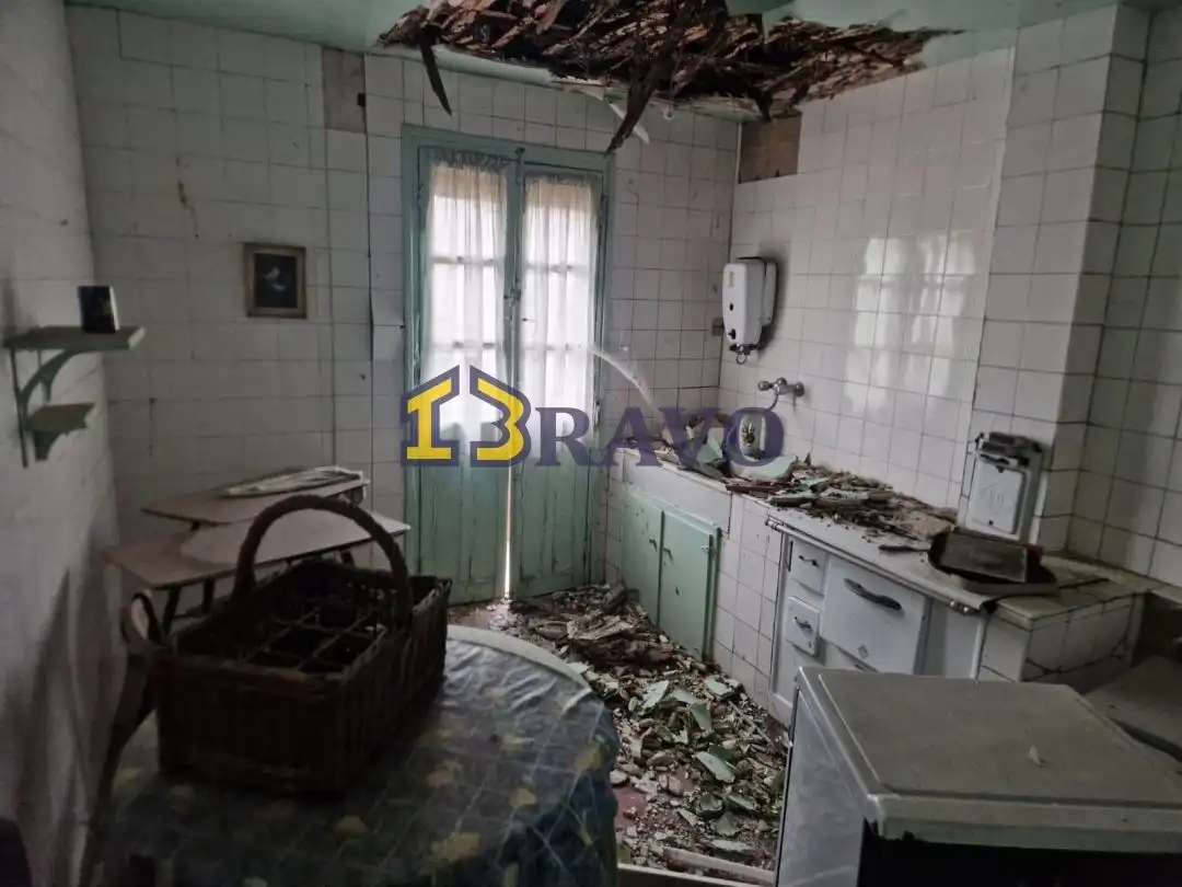 Cuina de Casa o xalet en venda en Frías amb Moblat