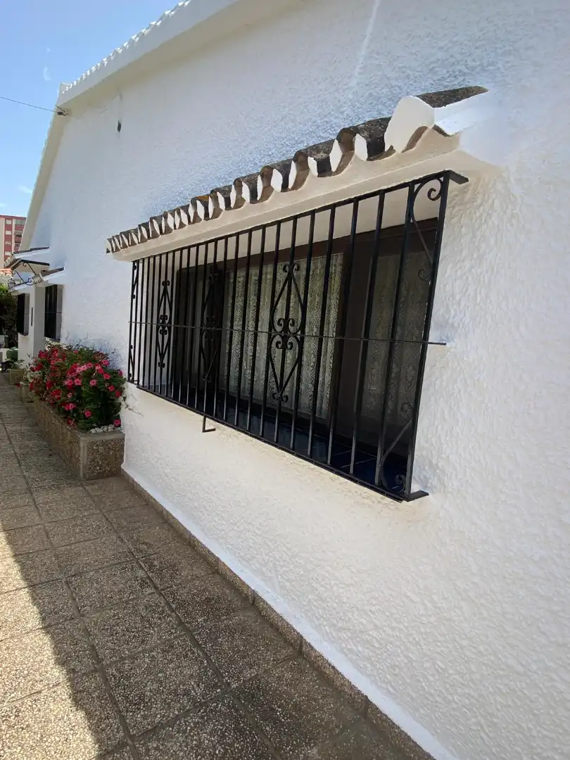 Exterior view of Houses for sale in Fuengirola  with Air Conditioner, Private garden and Swimming Pool