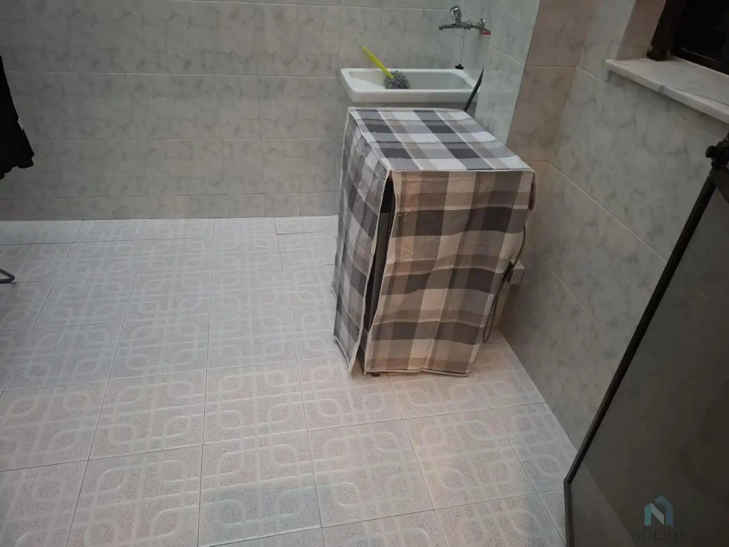 Bathroom of Houses for sale in Benetússer  with Air Conditioner, Terrace and Balcony