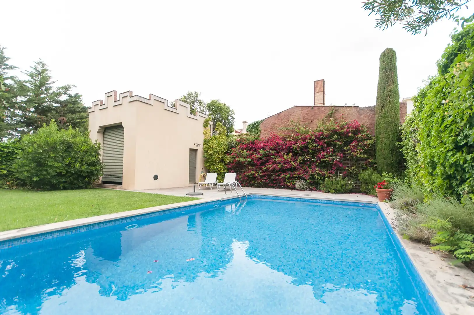 Swimming pool of Houses for rent in Sant Just Desvern  with Air Conditioner, Heating and Terrace