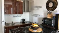 Küche von Wohnungen zum verkauf in Empuriabrava mit Klimaanlage und Terrasse