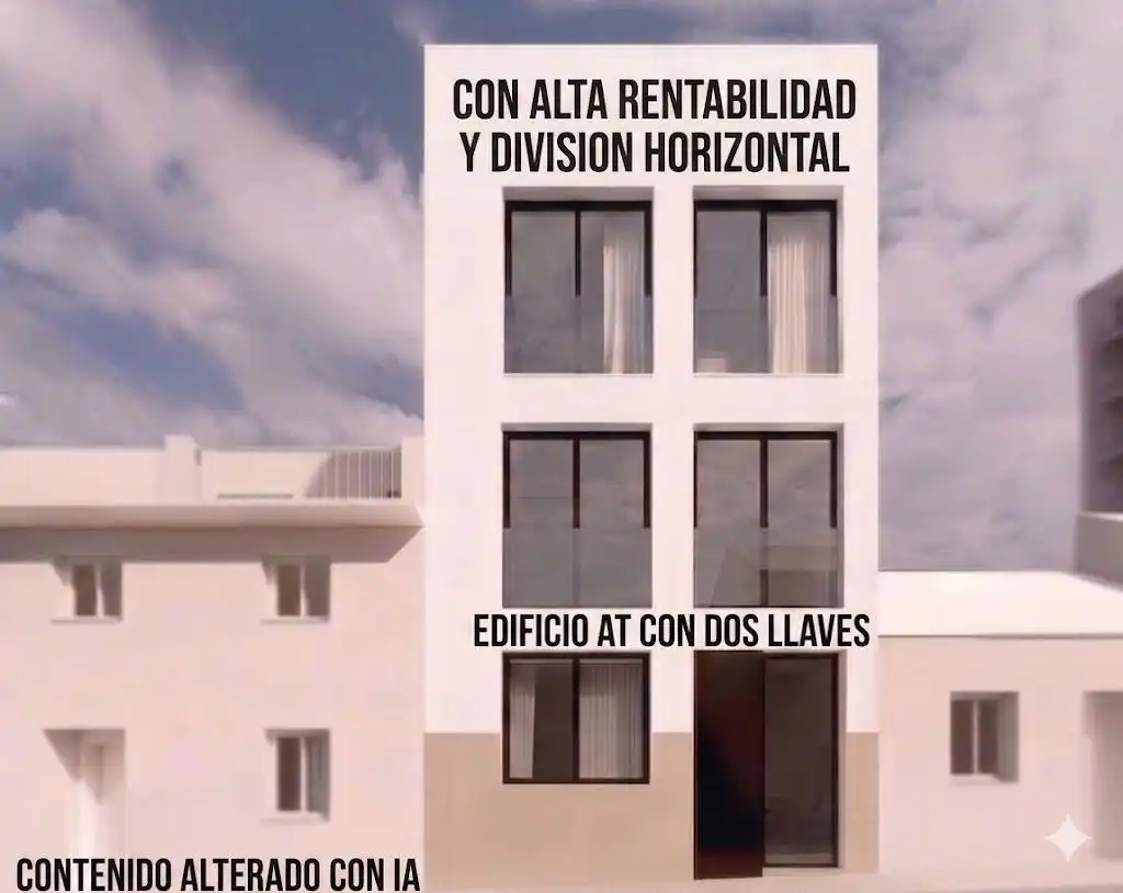 Vista exterior de Edifici en venda en Málaga