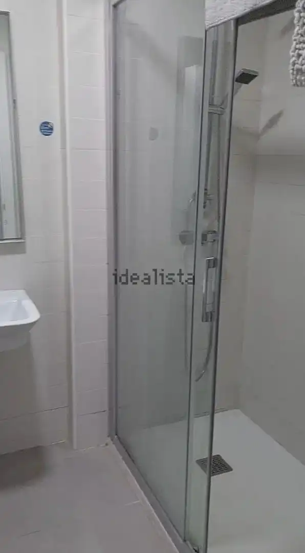 Baño de Piso para compartir en Ceuta
