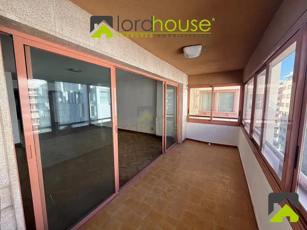 Piso con ascensor en venta en Avenida Juan Carlos I, imagen 7