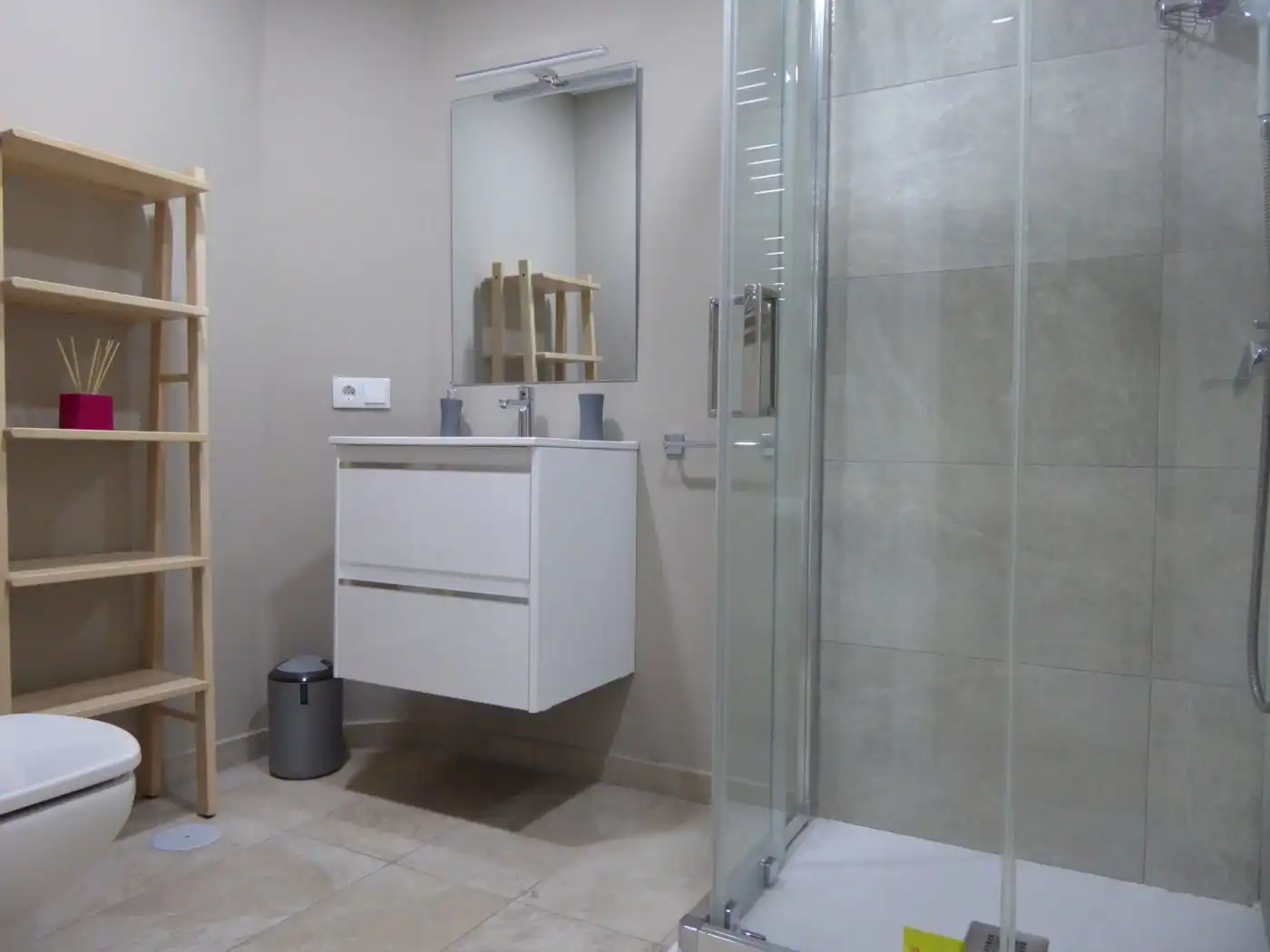 Bathroom of Apartments for rent in Jerez de la Frontera  with Air Conditioner and Parquet flooring