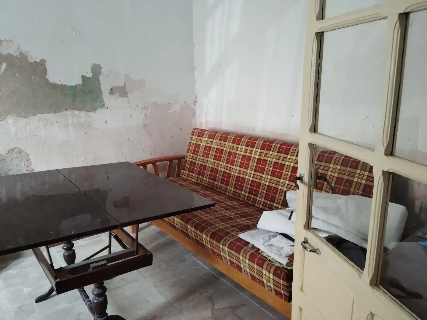 Sala d'estar de Casa adosada en venda en Turleque