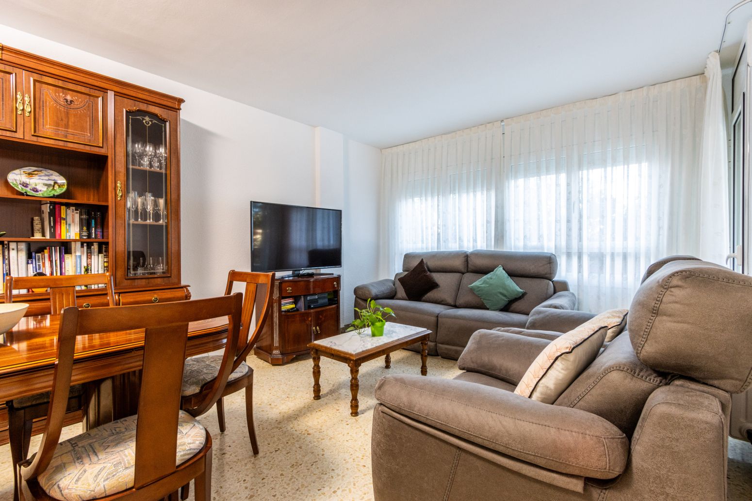 Sala d'estar de Pis en venda en Terrassa amb Calefacció i Balcó