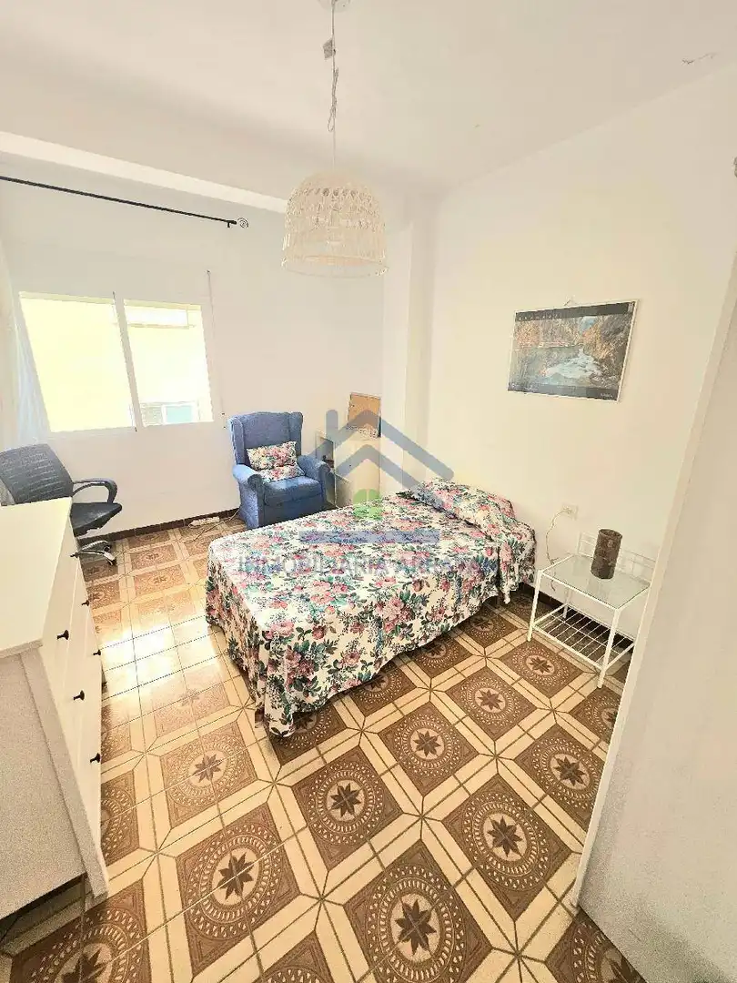 Habitación de Piso en venta en Granada con Terraza y Amueblado