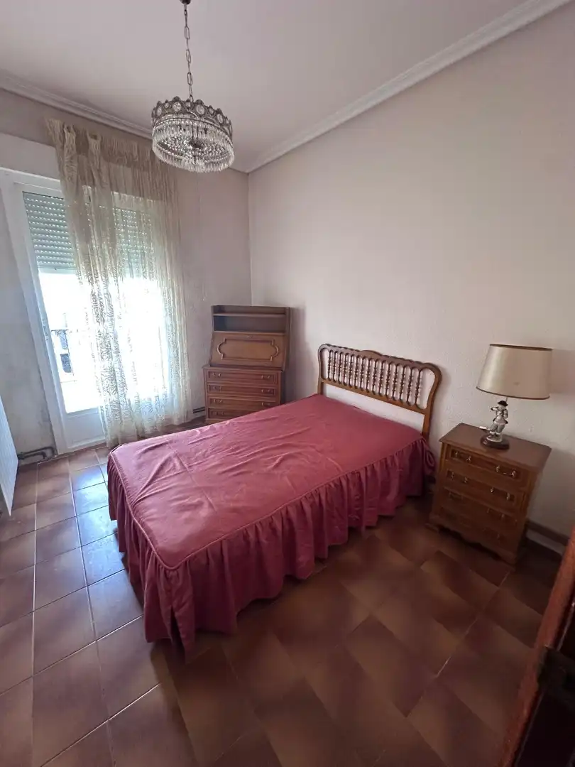 Habitación de Casa o chalet en venta en Cenicero con Calefacción, Trastero y Balcón