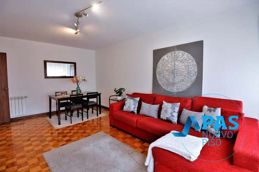 Sala de estar de Piso en venta en Santander con Calefacción, Trastero y Amueblado