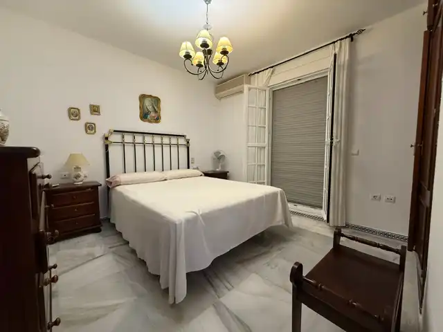 Dormitori de Casa o xalet en venda en Chiclana de la Frontera amb Aire condicionat, Terrassa i Moblat