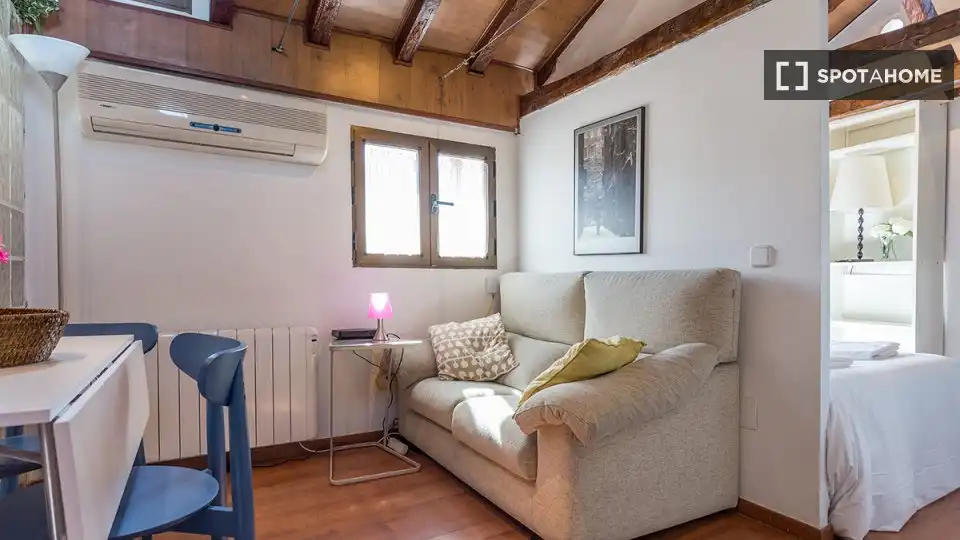 Room in Sol