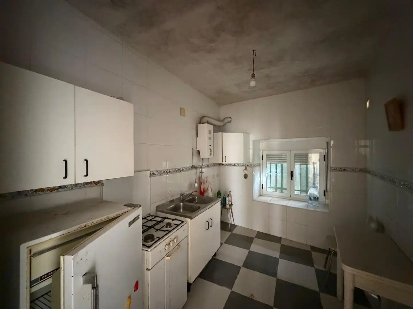 Kitchen of Houses for sale in Tiedra  with Storage room and Furnished