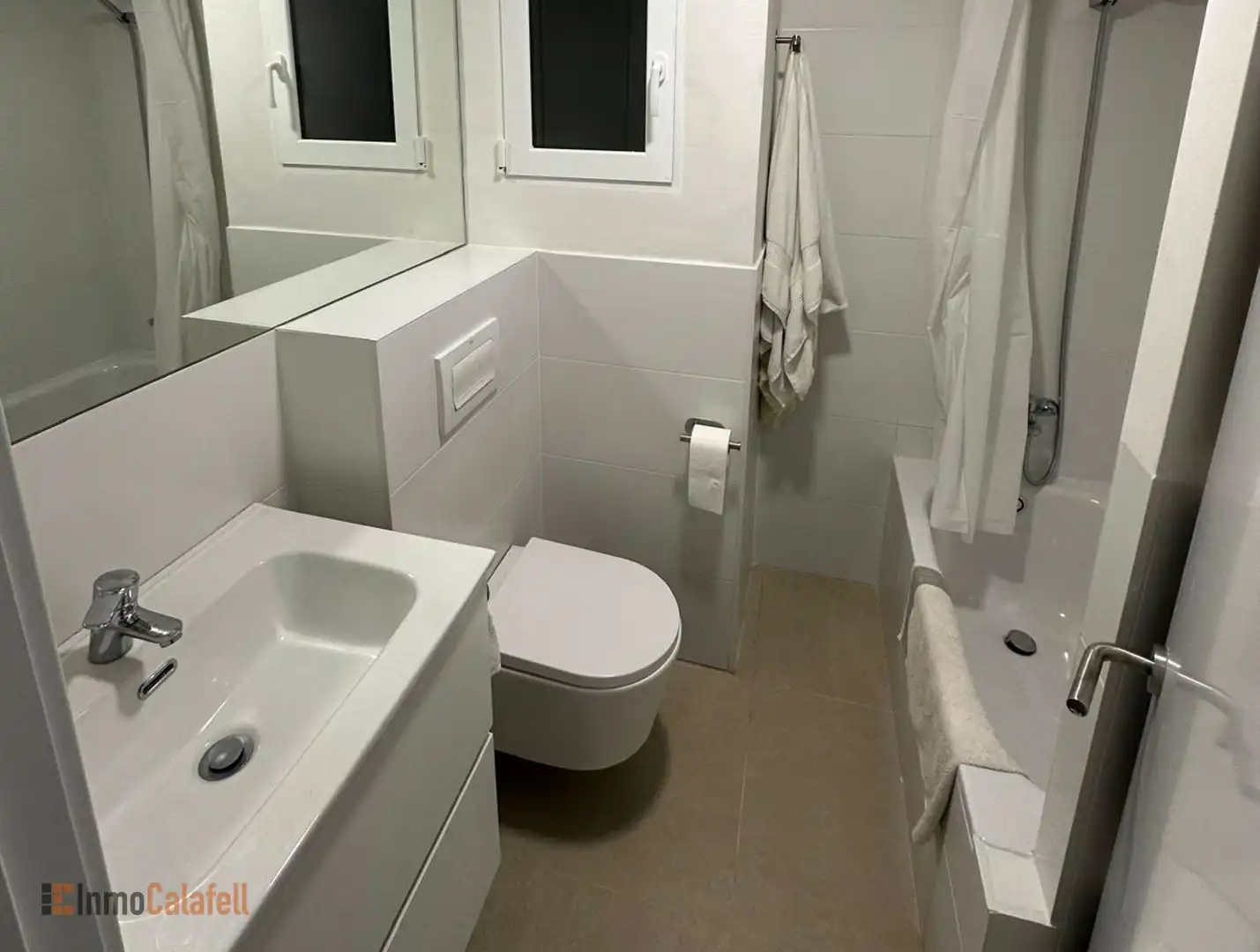 Bathroom of Flat for sale in El Vendrell  with Air Conditioner, Heating and Furnished