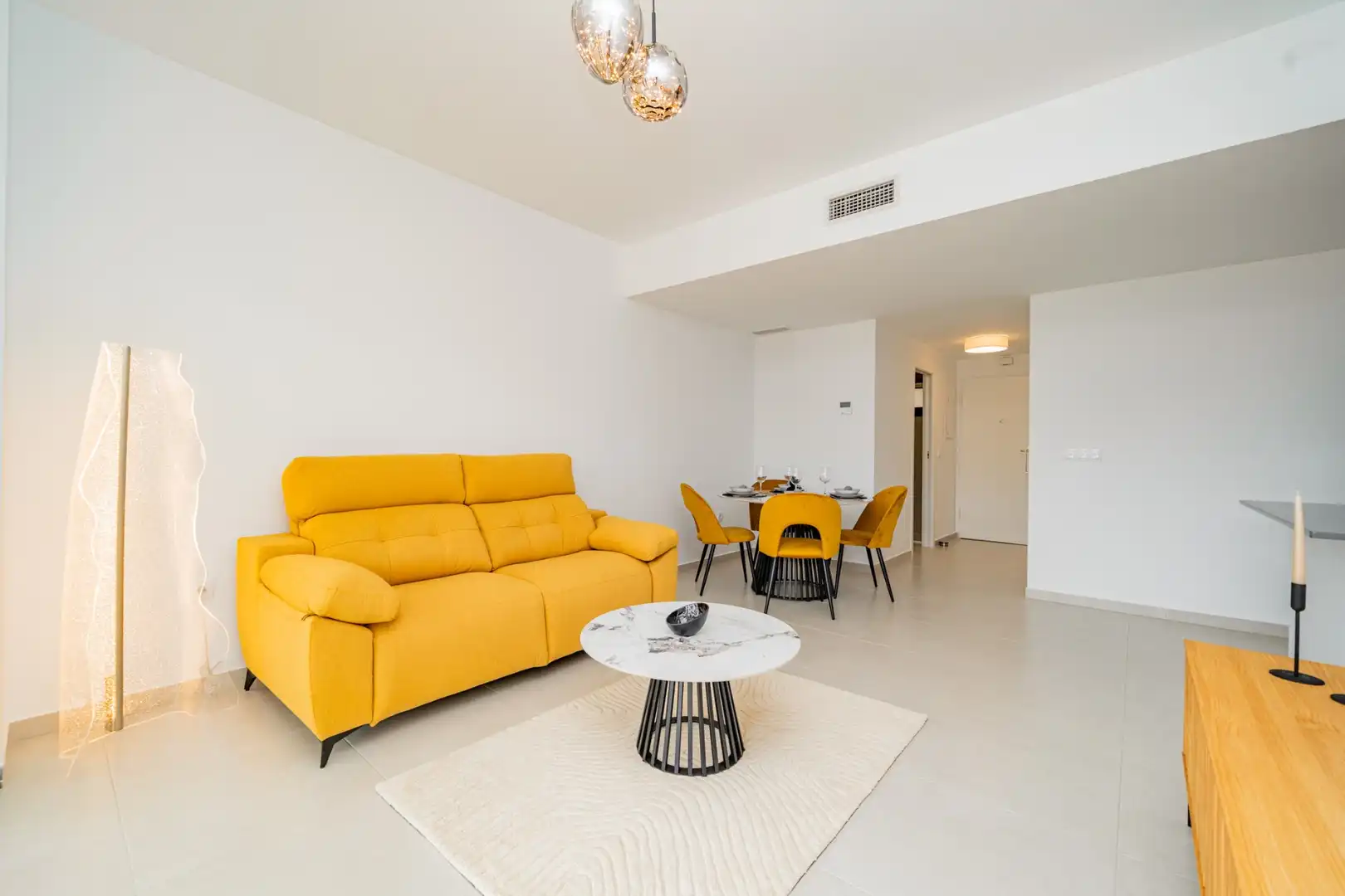 Casa amb terrassa en venda a San Miguel de Salinas, imagen 2