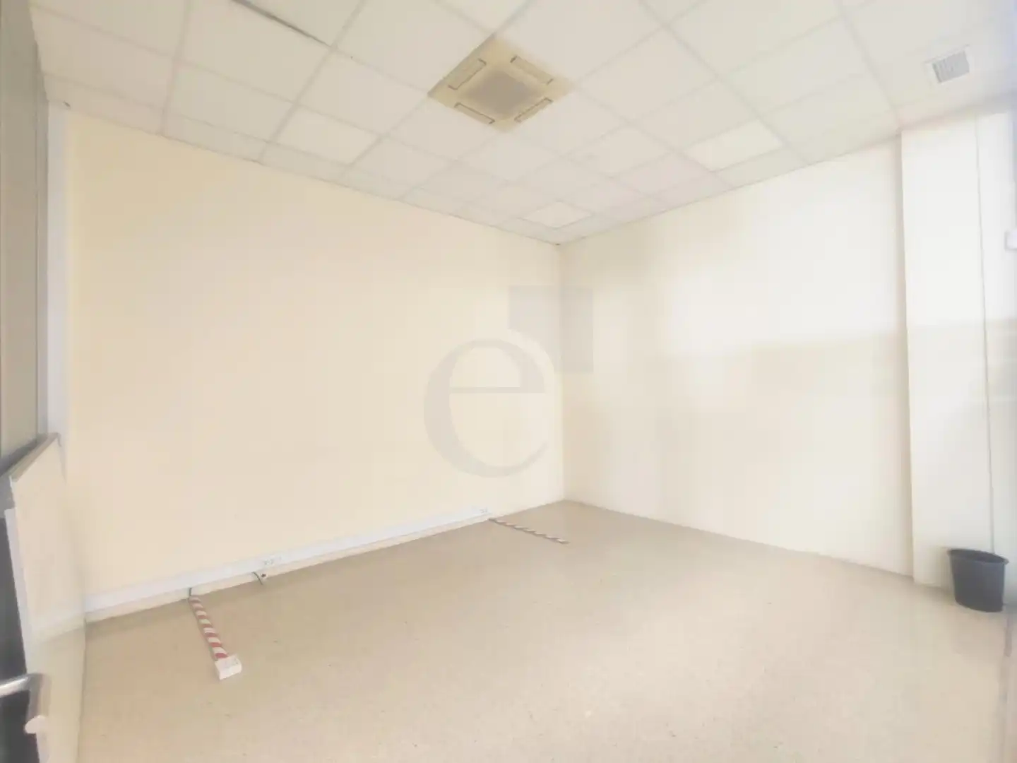 Büro zur Miete in TRAGINERS, Vara de Quart