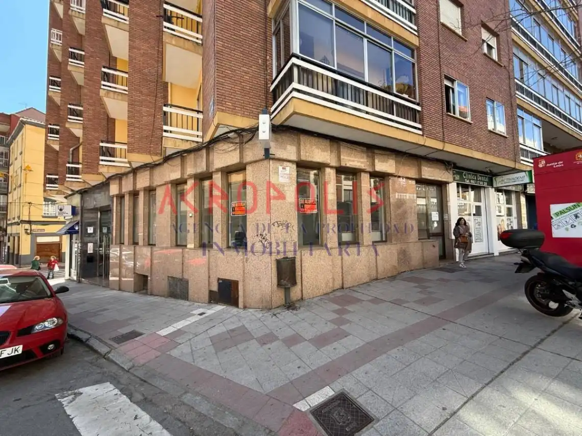 Office for rent in Avenida de Álvaro López Núñez, Centro Ciudad