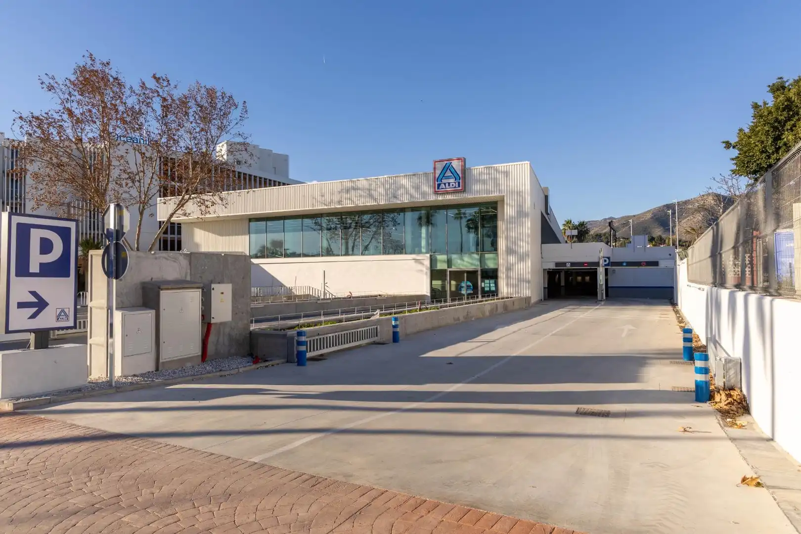 Vista exterior de Apartamento en venta en Torremolinos con Jardín privado, Terraza y Piscina comunitaria