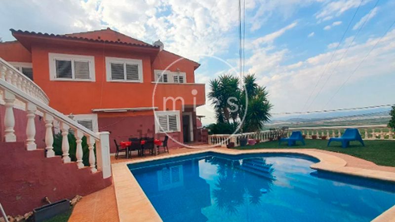 Exterior view of House or chalet for sale in Chiva  with Air Conditioner, Heating and Private garden