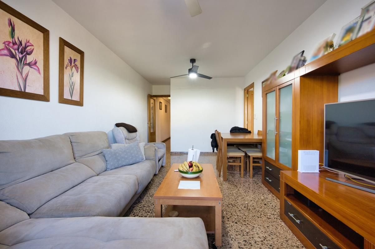 Sala d'estar de Pis en venda en San Vicente del Raspeig / Sant Vicent del Raspeig amb Aire condicionat, Calefacció i Moblat