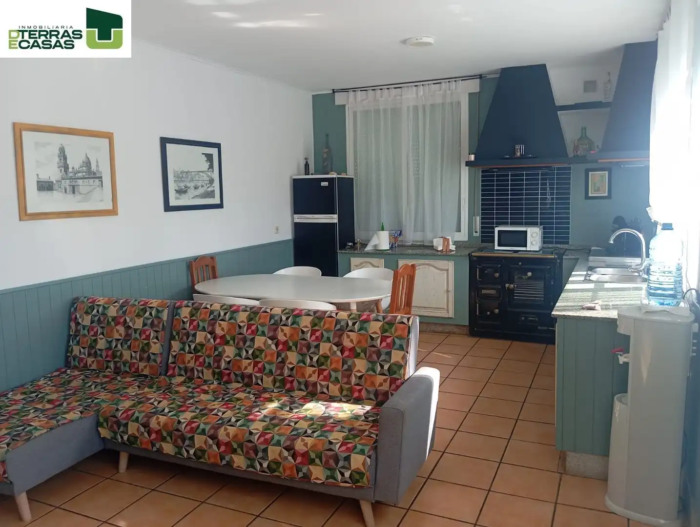 Cuina de Casa o xalet en venda en Bueu amb Calefacció, Terrassa i Traster