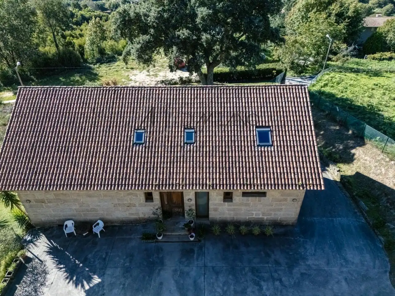 Vista exterior de Casa o xalet en venda en Nigrán amb Calefacció, Jardí privat i Terrassa