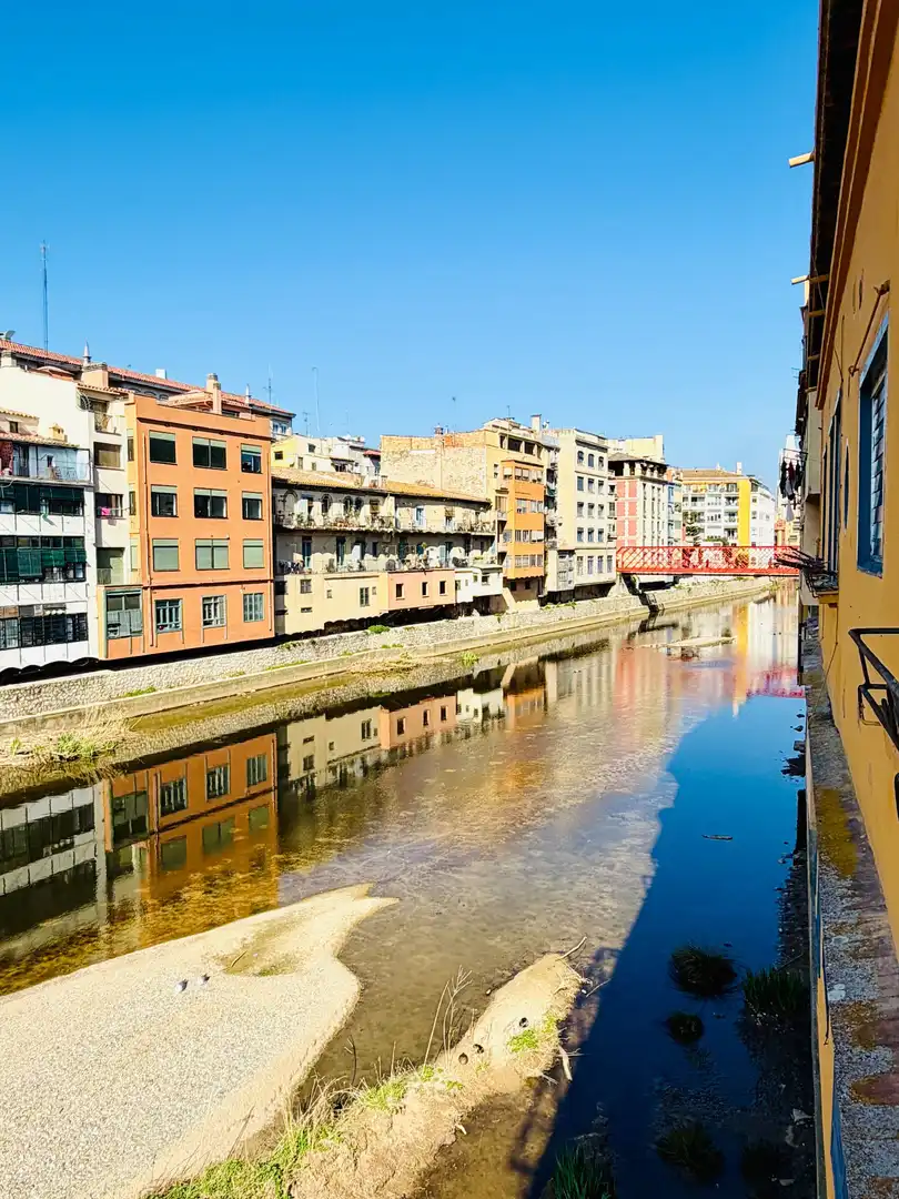 Vista exterior de Piso en venta en Girona con Calefacción
