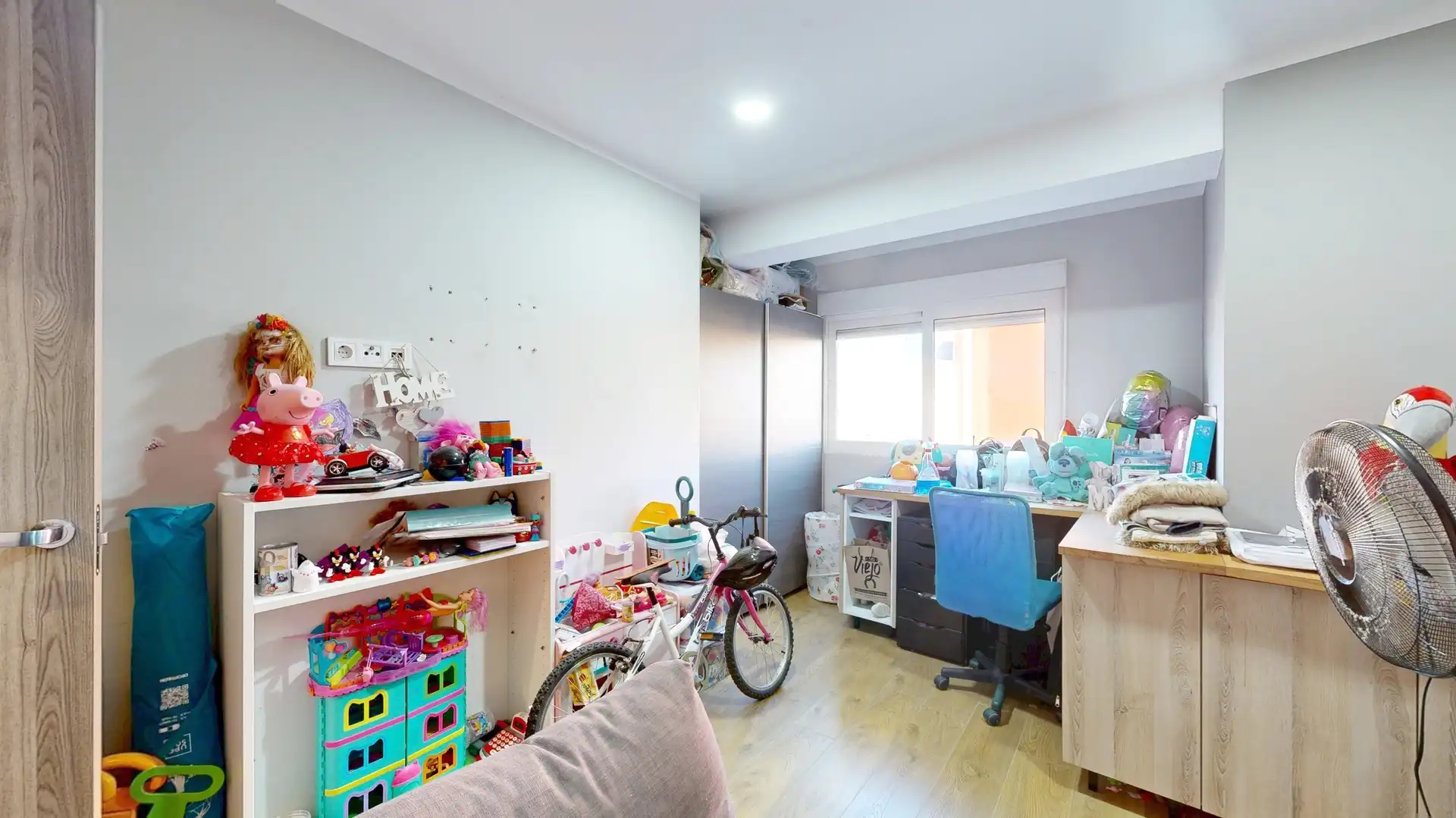 Bedroom of Flat for sale in Torrent  with Air Conditioner, Private garden and Balcony