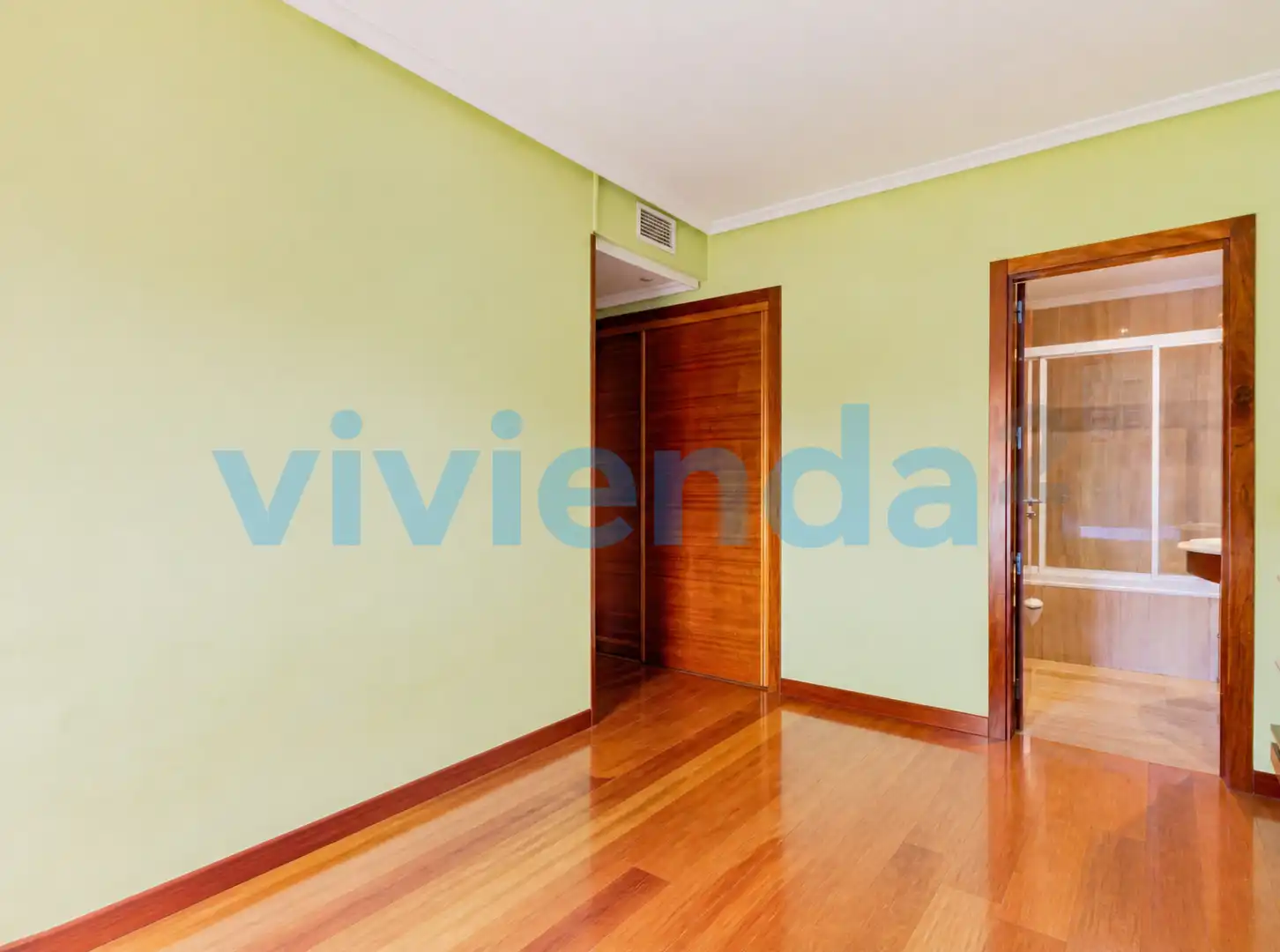 Flat for sale in Madrid  with Air Conditioner, Heating and Storage room