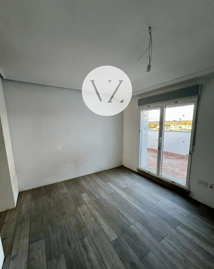 Habitación de Ático en venta en Pelabravo con Calefacción, Terraza y Piscina