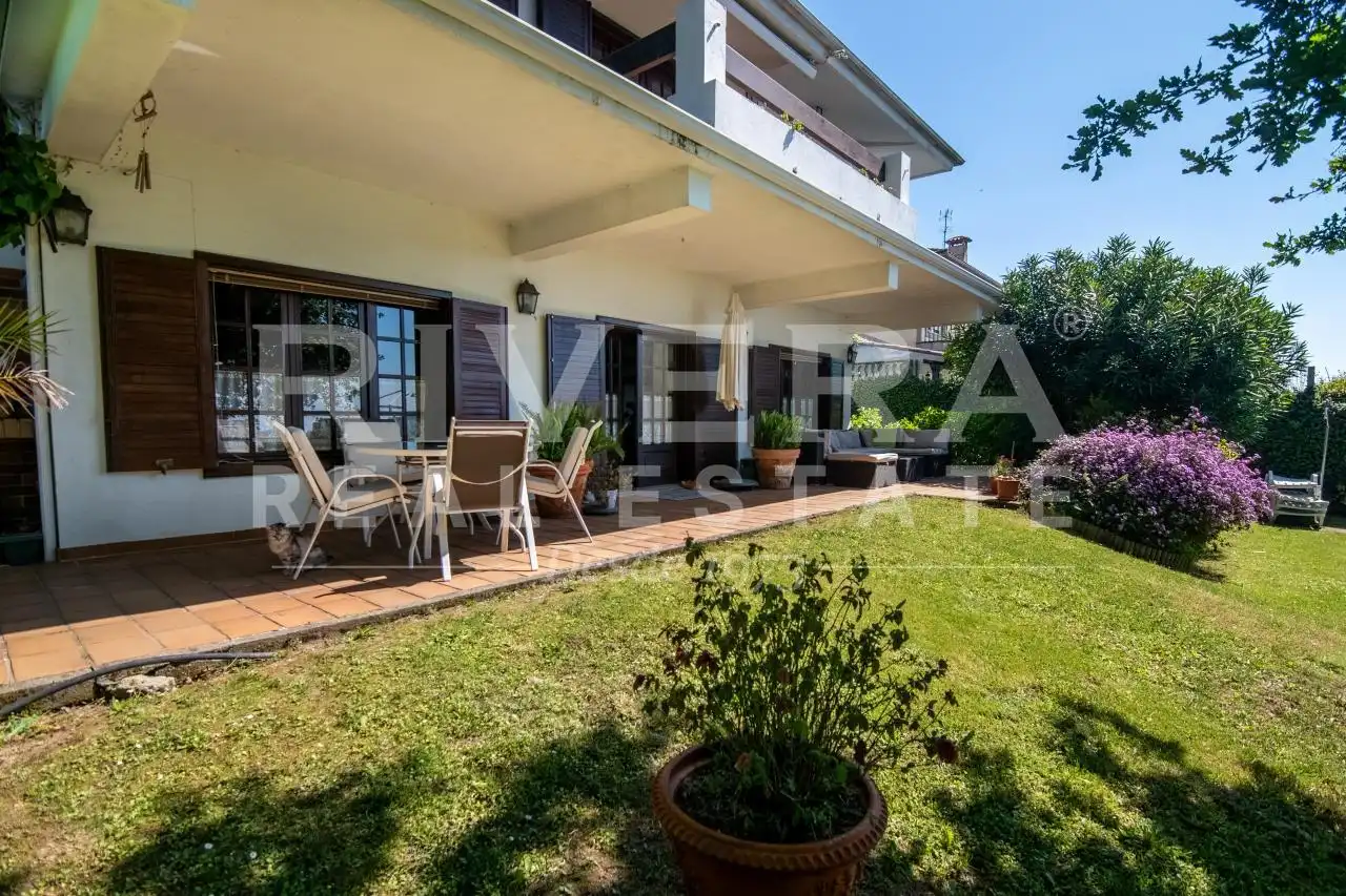 Terraza de Casa o chalet en venta en Vigo  con Calefacción, Jardín privado y Terraza