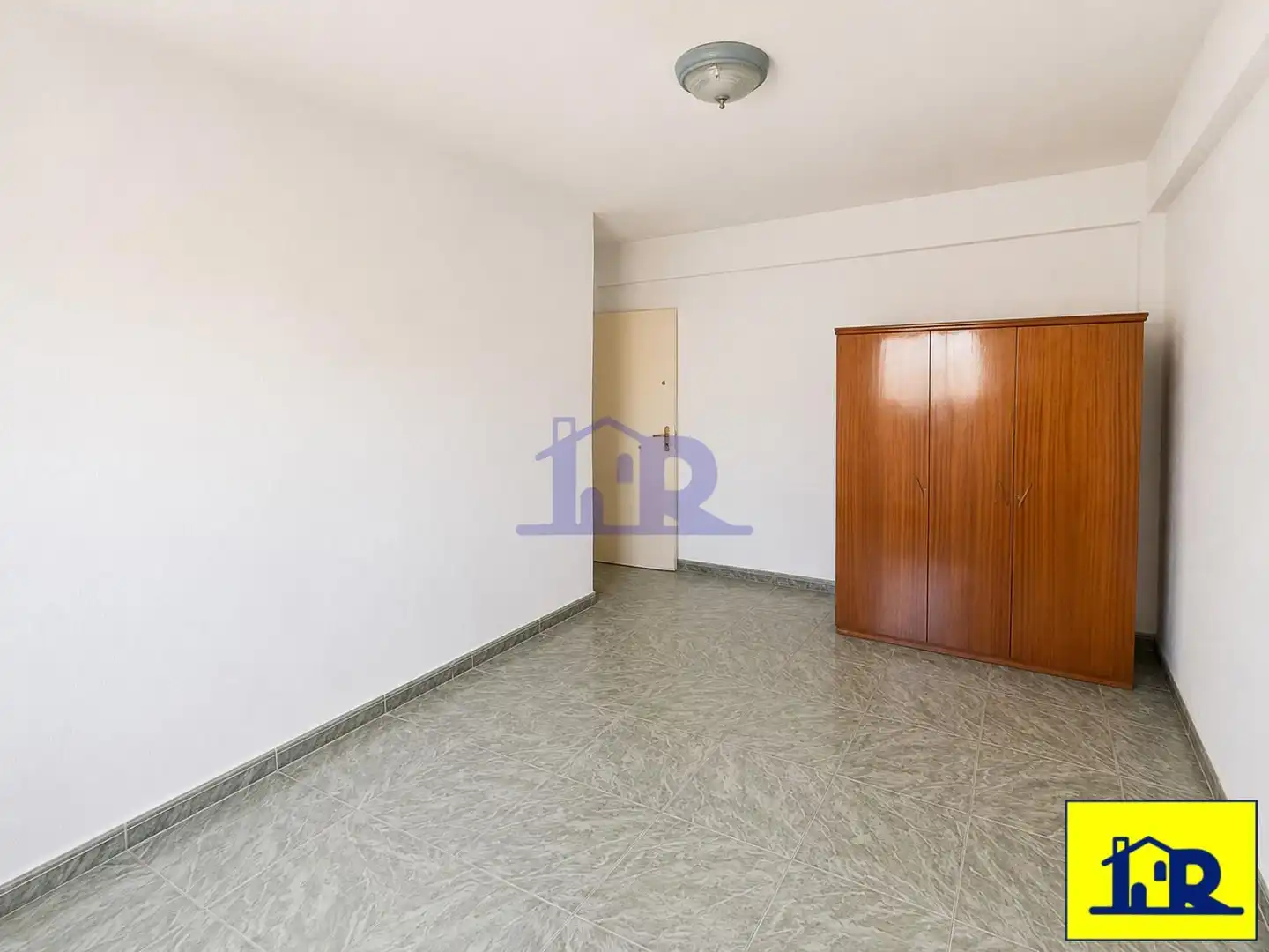 Bedroom of Flat for sale in Cuenca  with Air Conditioner and Heating