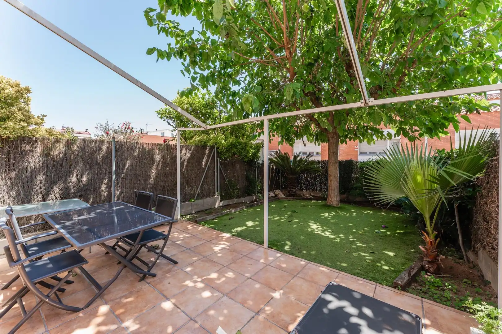Terrassa de Casa adosada en venda en Parets del Vallès amb Calefacció, Jardí privat i Parquet