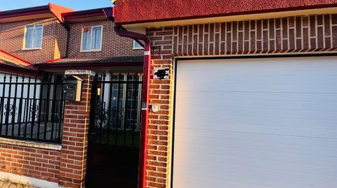 Photo 2 of Single-family semi-detached for sale in Calle 6 de Diciembre, Laguna de Duero, Valladolid