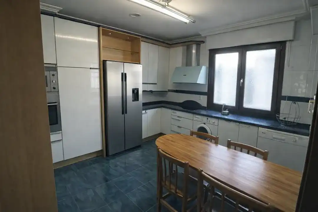 Cocina de Casa adosada en venta en Salvatierra / Agurain con Calefacción y Jardín privado