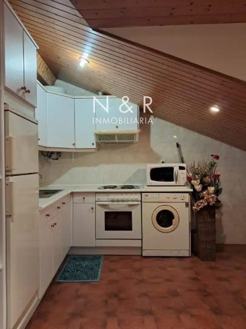 Attic for rent in Virxe Cerca, Concheiros - Fontiñas