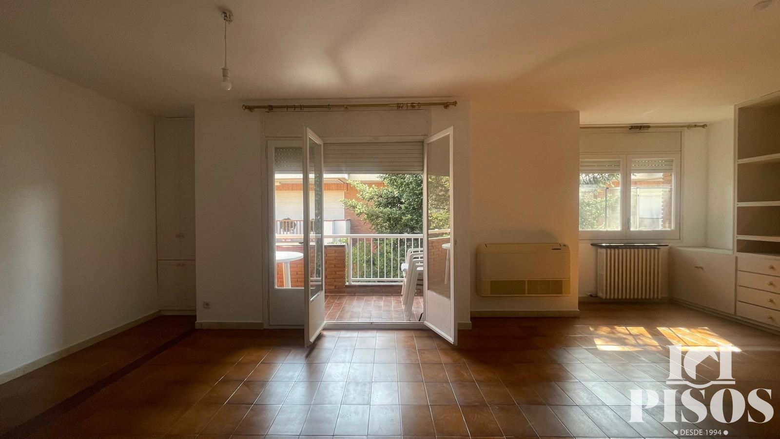 Living room of Flat to rent in Sant Cugat del Vallès  with Air Conditioner, Heating and Terrace