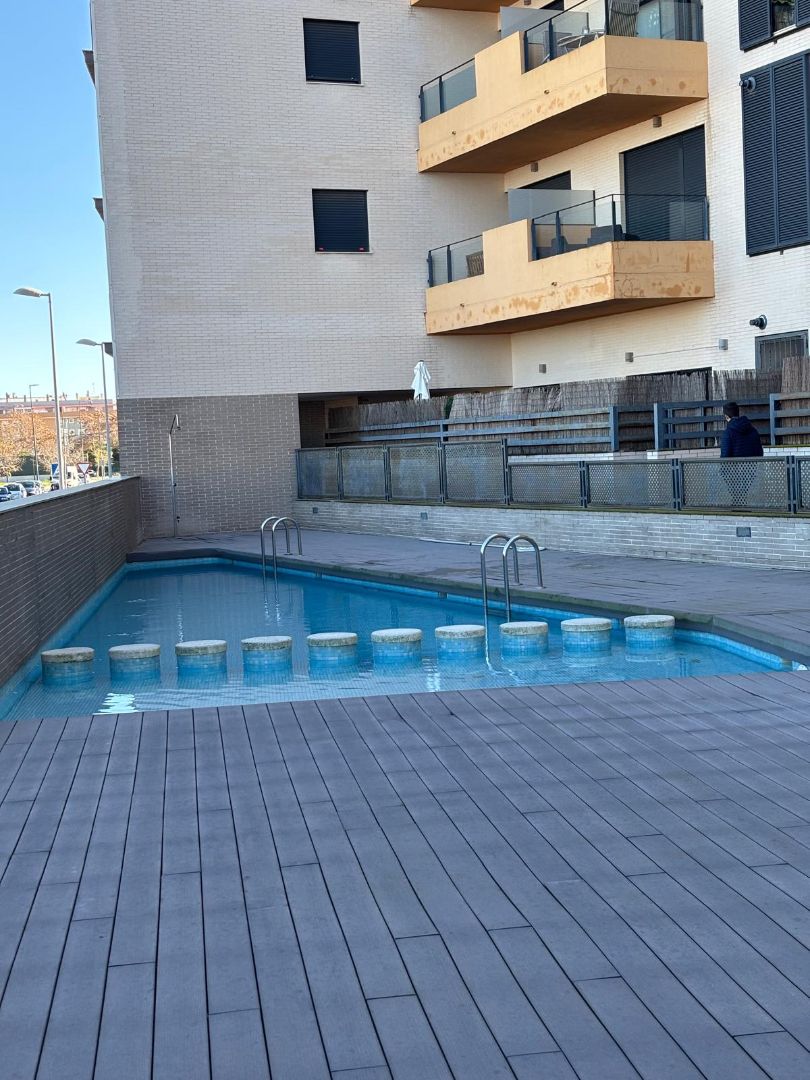 Swimming pool of Flat for sale in Silla  with Air Conditioner, Parquet flooring and Terrace